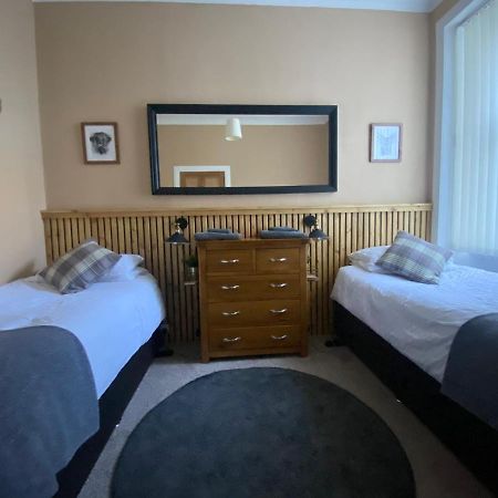 Roy Place Gdn Apartment Кембелтаун Екстериор снимка