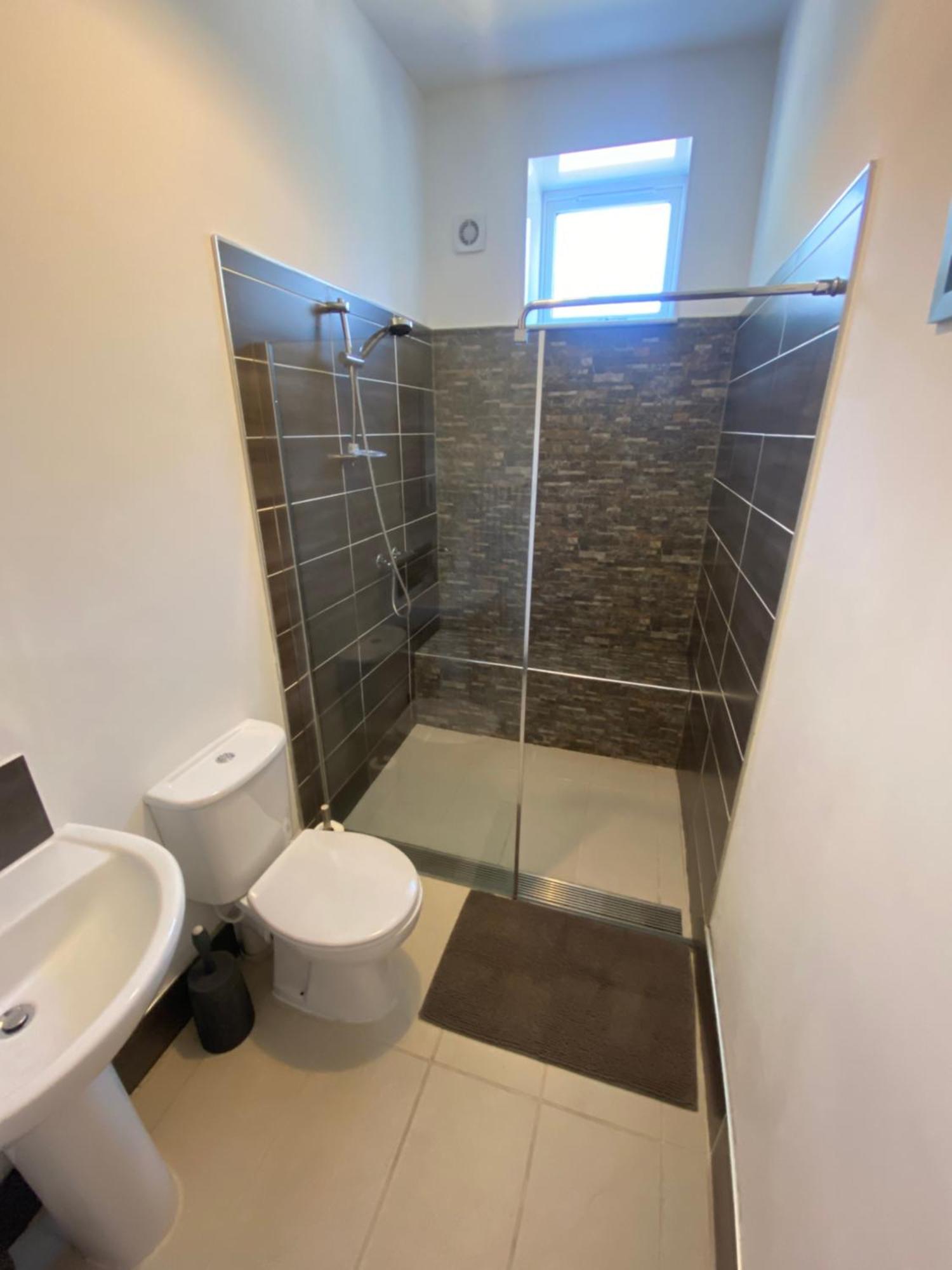 Roy Place Gdn Apartment Кембелтаун Екстериор снимка